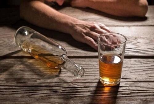افزایش احتمال بروز ۵ سرطان با مصرف مشروبات الکلی