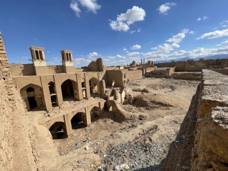 وجود قریب به ۵۰۰ خانه و آب انبار وقفی بلااستفاده در بافت تاریخی یزد