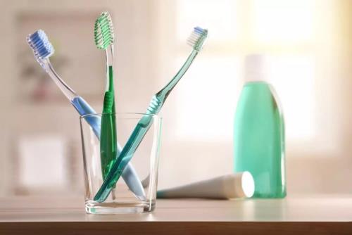 چه زمانی باید مسواک خودرا عوض کنیم؟