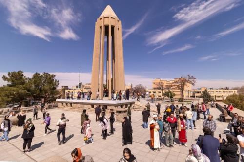 بازدید ۹۰۹ هزار توریست داخلی و ۱۴۲ توریست خارجی از جاذبه های همدان