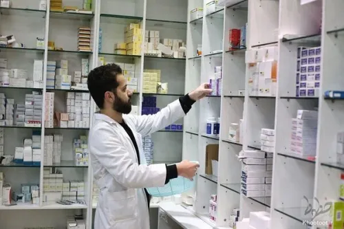 داروخانه ها جان گرفتند بیمه ها باید خسارت تأخیر بدهند